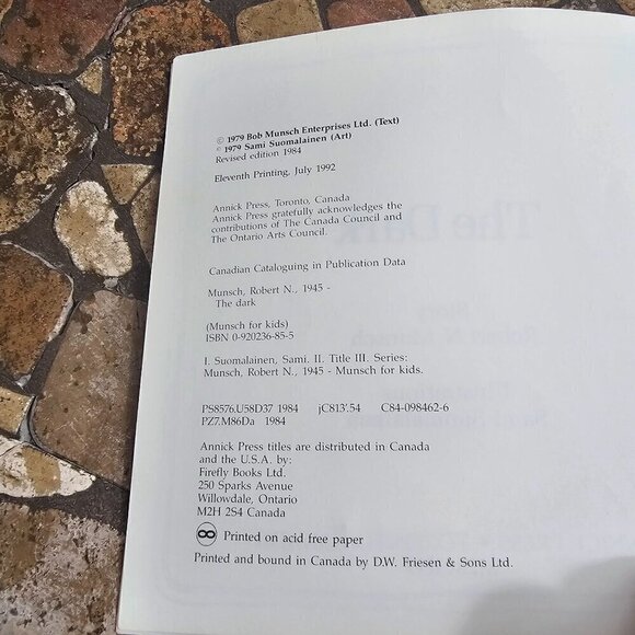 The Dark By Robert N. Munsch & Sami Suomalainen Vintage Children's Book - Picture 4 of 6